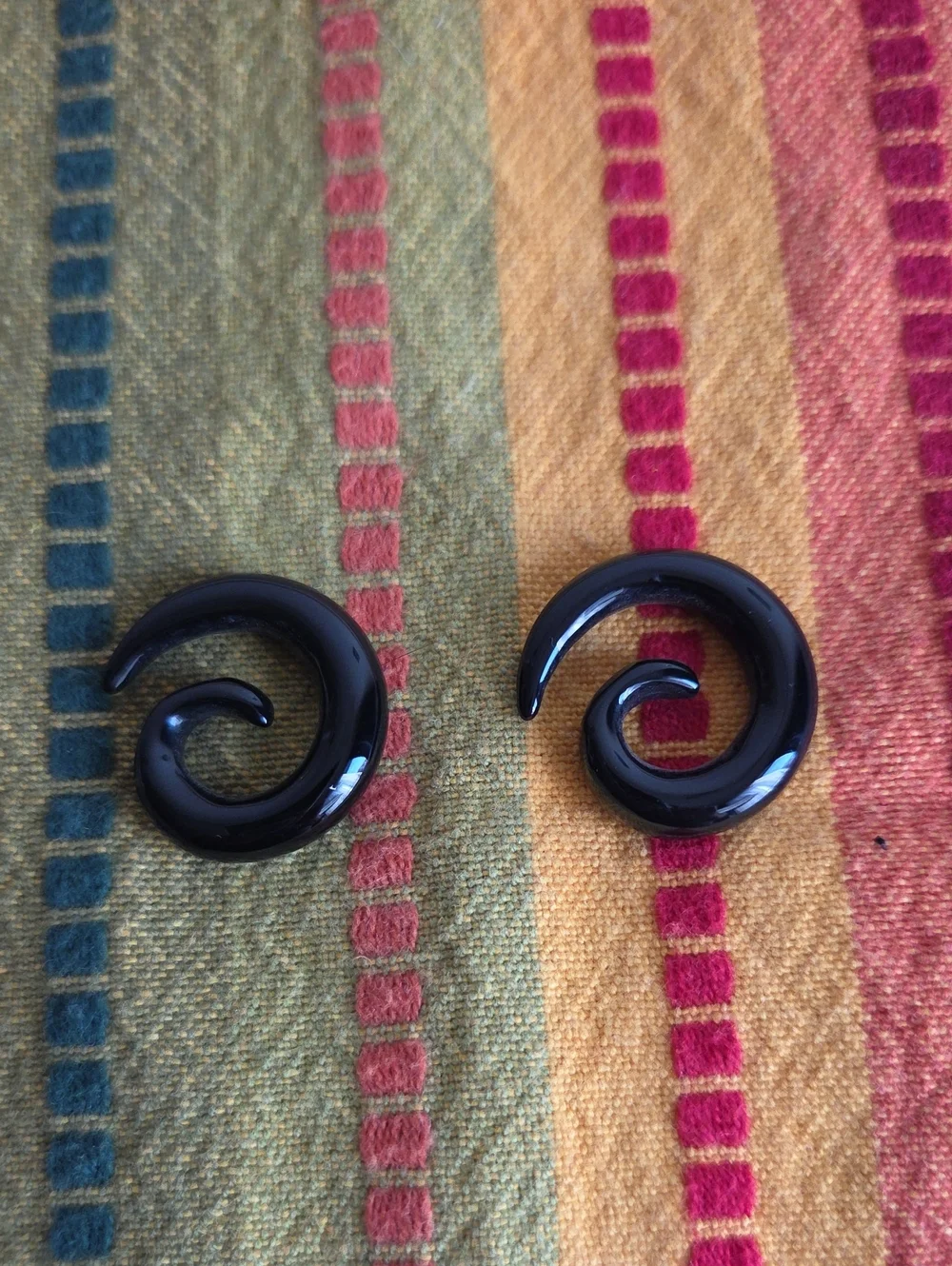 Black Spiral Ear Gauges - Unisex Accessories Glass Black